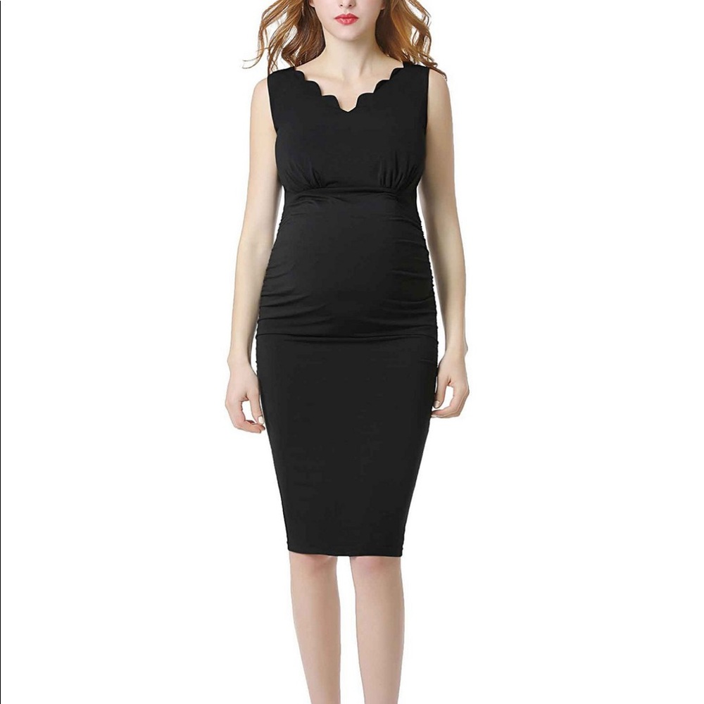 Kimi + Kai Talula Maternity Body-Con Scalloped Dress